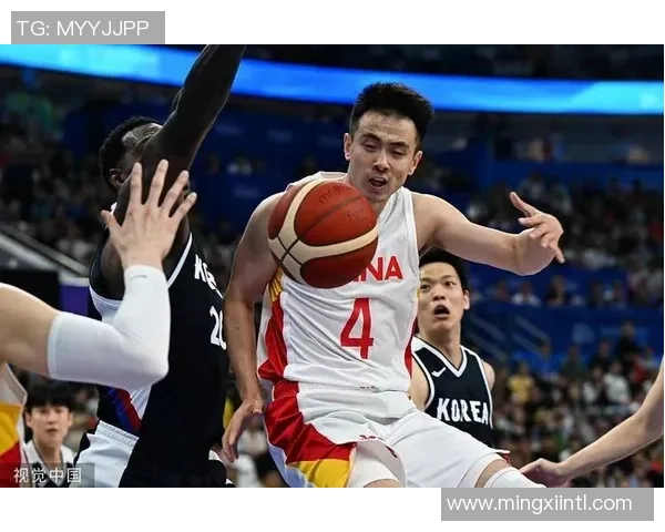 中国男篮对阵菲律宾篮球队的精彩对决引发球迷热烈关注与期待