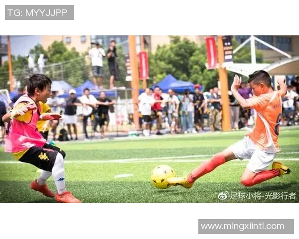 南京足球队在邀请赛中以77分稳居积分榜首位，展现强劲实力