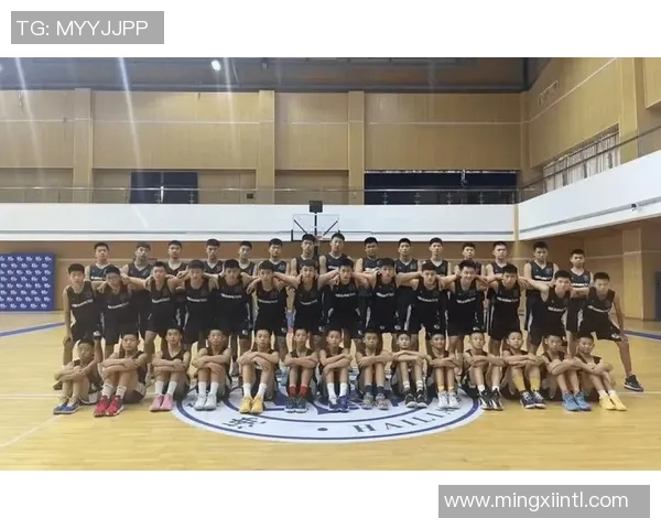 张姓篮球明星的辉煌历程与成就探秘追寻他们在赛场上的传奇故事